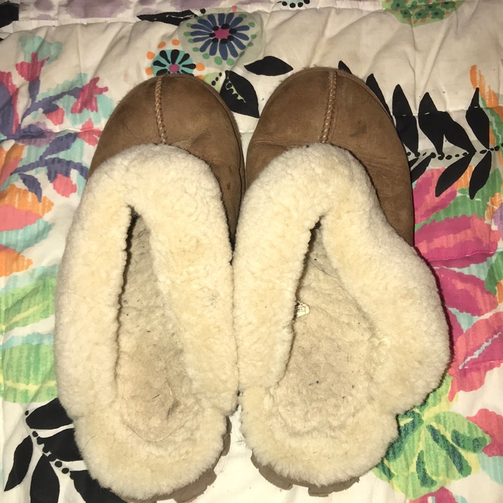 ugg slippers tan